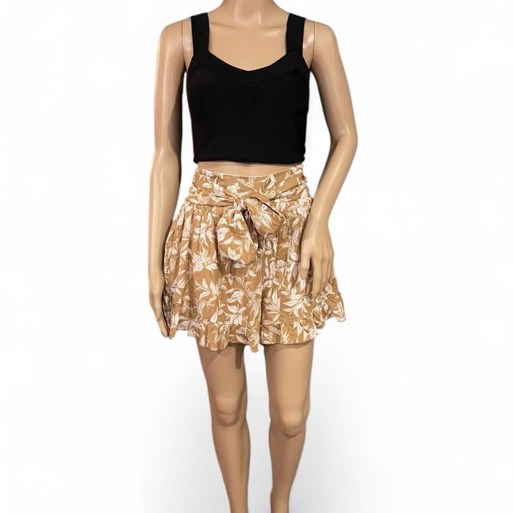 Women’s Tan Floral Tie-Waist Skort - Picture 2 of 7